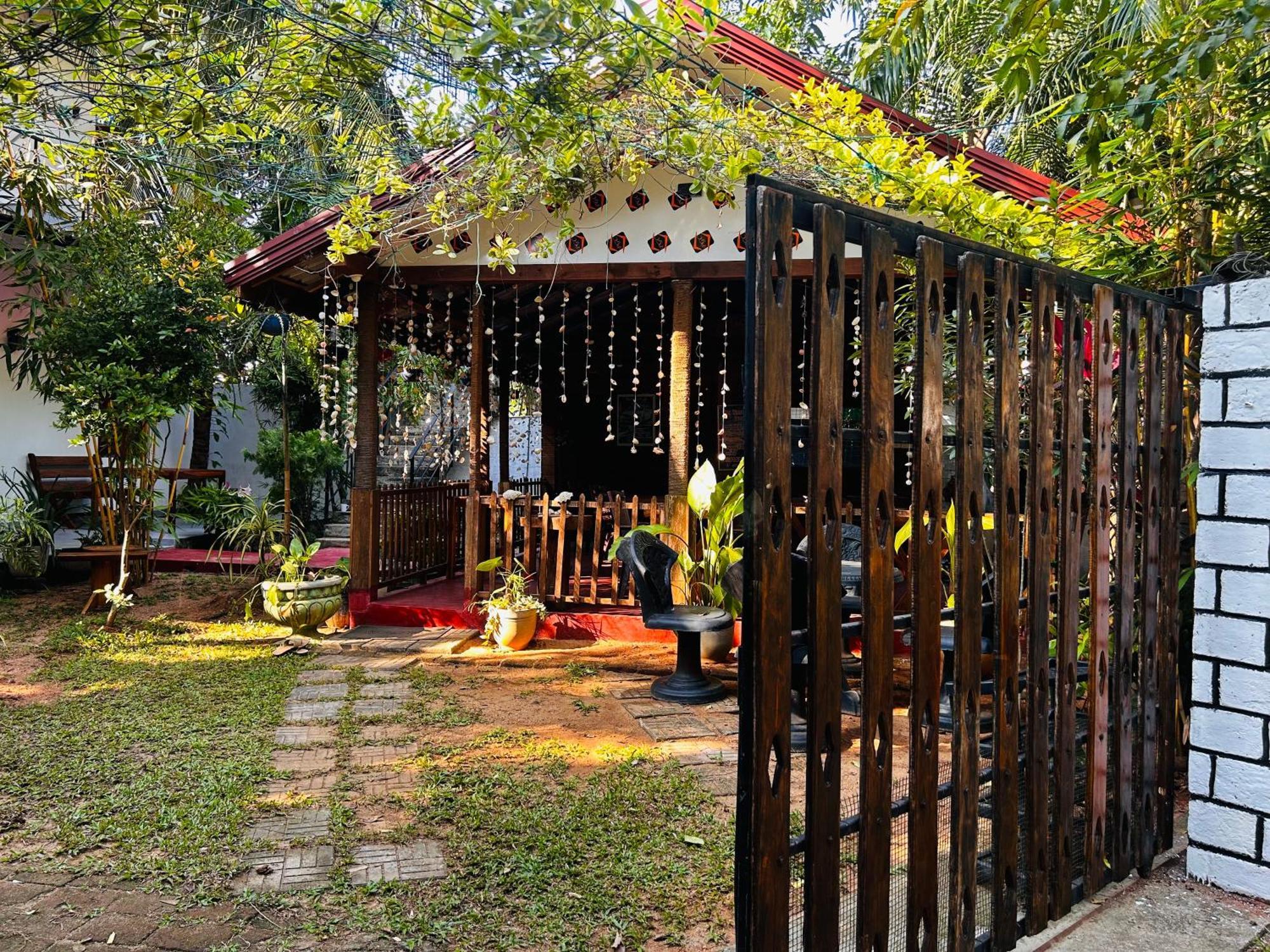 Pearl Bungalow Тринкомали Экстерьер фото