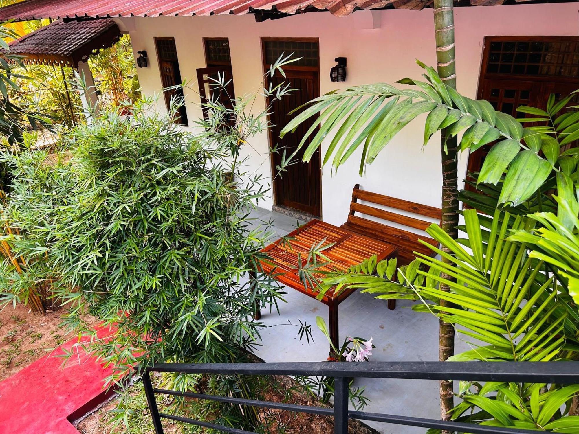 Pearl Bungalow Тринкомали Экстерьер фото