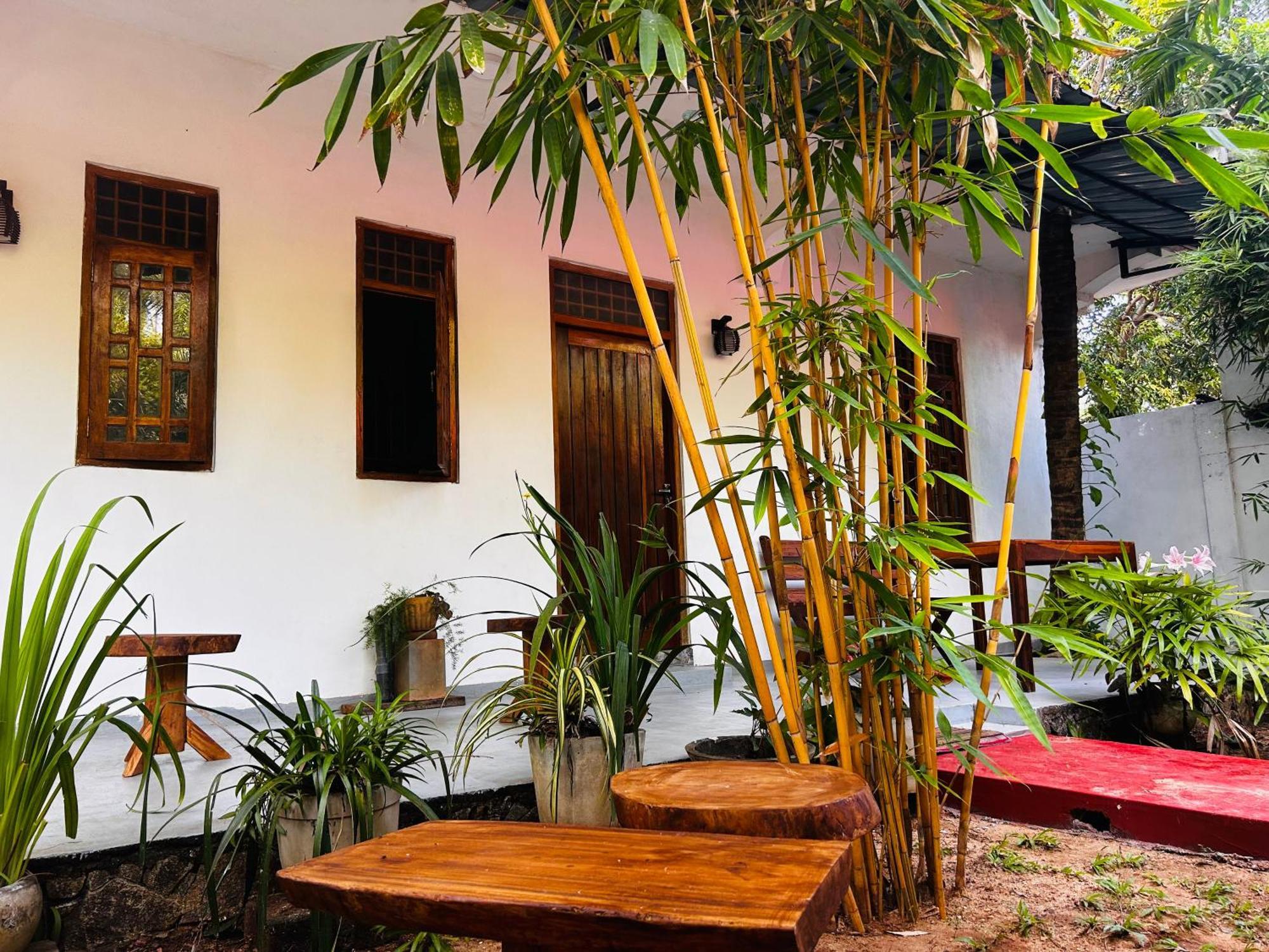 Pearl Bungalow Тринкомали Экстерьер фото