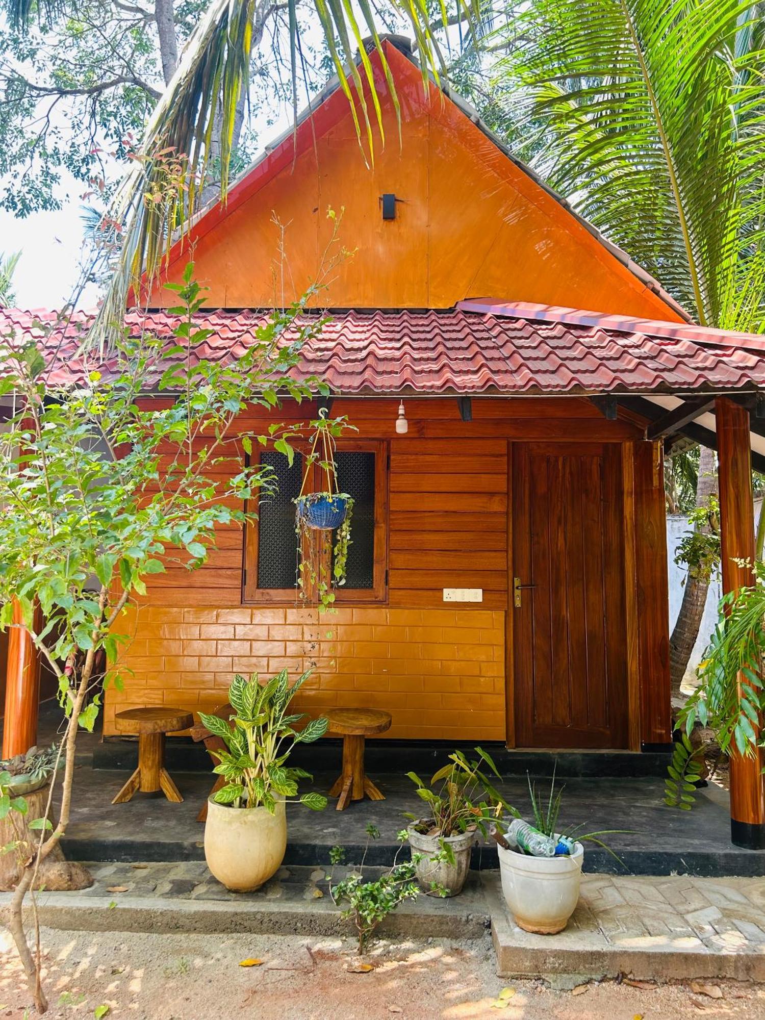 Pearl Bungalow Тринкомали Экстерьер фото